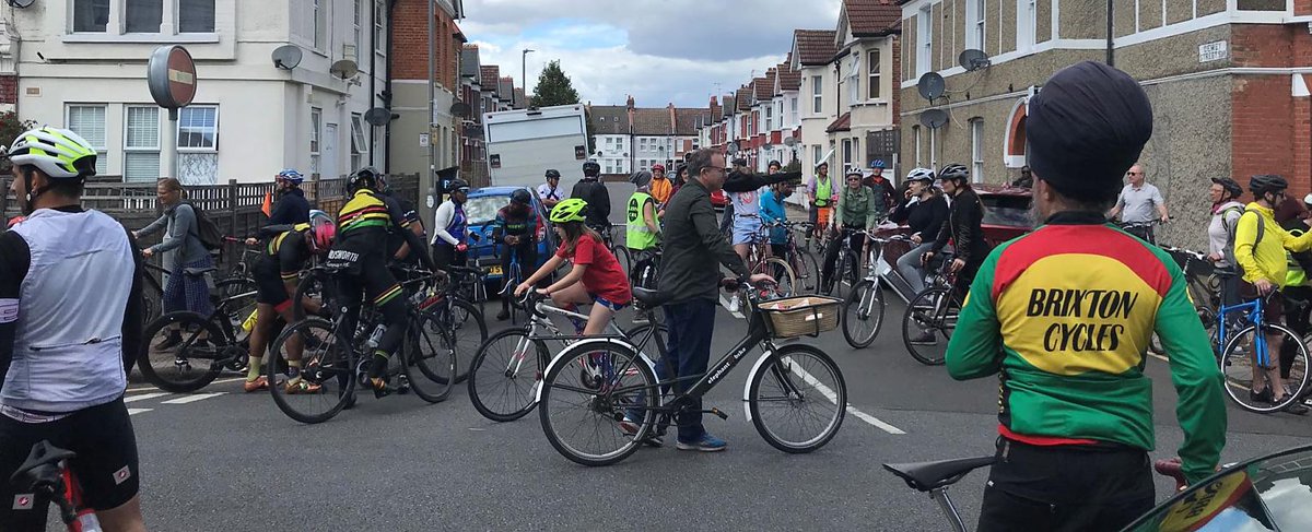 Brilliant piece on discovering ‘Planet Tooting’ on the Tooting Black History Cycle Trail from <a href="/summerstown182/">Geoff Simmons</a> #cycling @Sustrans <a href="/London_Cycling/">London Cycling Campaign</a> <a href="/carlafrancome/">Carla Francome</a> 
cyclinguk.org/article/discov…