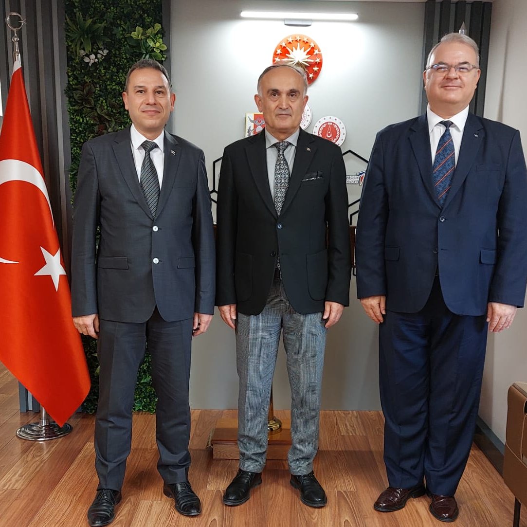 TRtest Yönetim Kurulu Üyesi Devrim REHBER ve Genel Müdür Yakup TAŞDELEN, TSK Güçlendirme Vakfı Genel Müdürü Sadık PİYADE'yi ziyaret etmiş, Vakıf ve TRtest faaliyetleri hakkında istişarelerde bulunmuştur. <a href="/TrtestAs/">TRTEST Test ve Değerlendirme AŞ.</a>