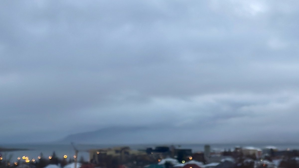 jennywalkabout's tweet photo. @Trisha_the_doc (Greetings from Iceland … but no pretty Northern Lights pics - just #WalkaboutWeather 😂) @sarasiobhan @grannie_wise   @GeorgeJulian ) https://t.co/RBbeKiFcAH