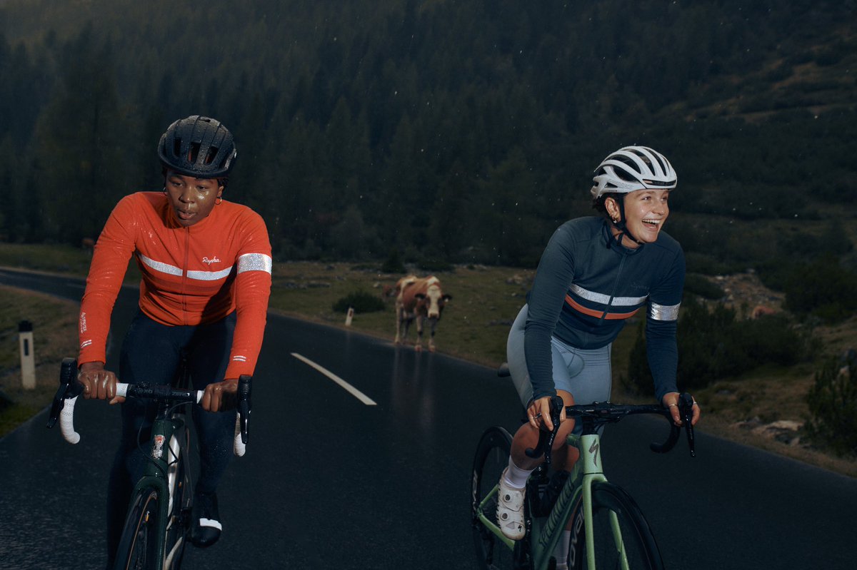 amyperryman_'s tweet photo. @rapha winter kit campaign - Austrian Alps 🇦🇹
.
An insane few days of riding in Austria with the coolest backdrop 🏔 Alongside the best group of people, fond mems from this one :)
📸 Cait Oppermann
#rapha #raphawomen https://t.co/gOOuPuZUbP