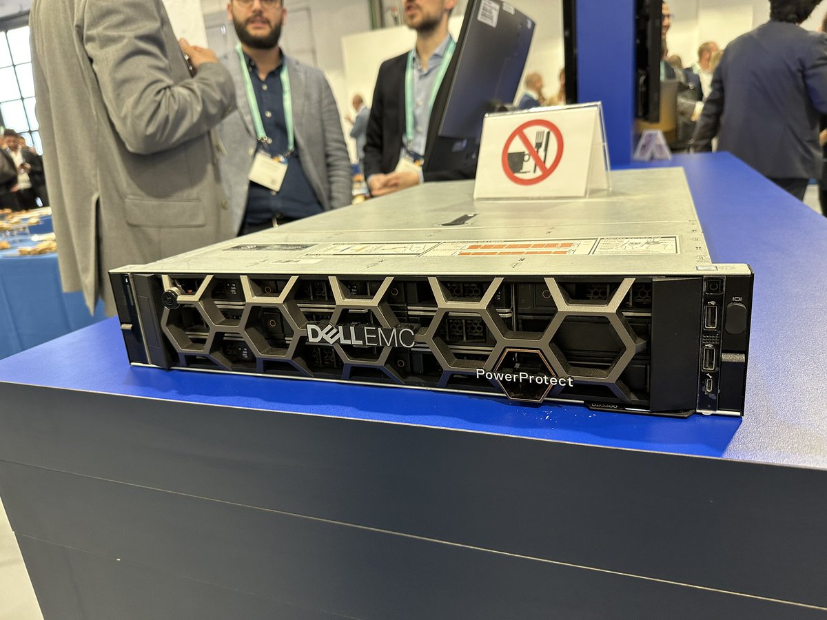 CineticaRSM's tweet photo. All Day in Milan #delltechnologiesforum @CineticaRSM #platinum #partnership https://t.co/EhuPqpNHP8