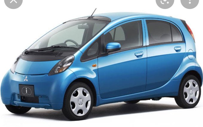 ←三菱i : スマートフォーツー(日本向け軽自動車版のK)

*標準モデルは車幅が1510mmで小型車扱いなのでリアフェンダーを狭めて1475mmとして軽自動車扱いにしたのがスマートK https://t.co/Cyn9y0QZcP 