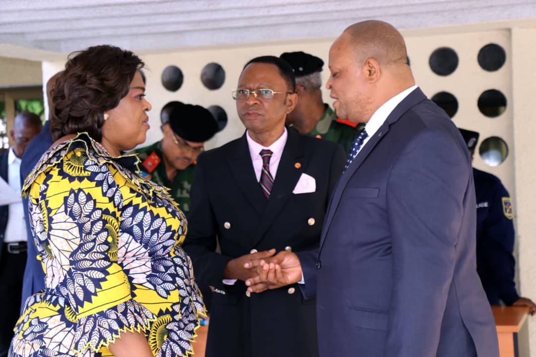 2ième Réunion des Concertations entre le Bureau du Conseil Supérieur de la Magistrature et moi . Les préoccupations de <a href="/fatshi13/">Félix A. Tshisekedi</a> sur le fonctionnement de la justice étaient au centre des discussions. <a href="/DieudonnKamule3/">Dieudonné Kamuleta Badibanga</a> <a href="/kinshasaweb/">🇨🇩✌🏾« Papa avait dit le peuple d’abord »✌🏾🇨🇩</a>