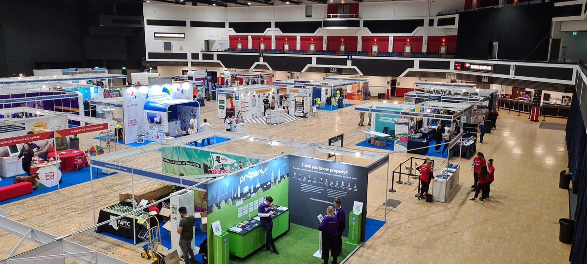 We're ready for day 2 at #SkillsCymru! We're open 9:30-3pm, come along and meet the exhibitors and join in the activities <a href="/WelshGovernment/">Welsh Government</a> 
Yr ail ddiwrnod yn #SgiliauCymru. Dewch am 9:30-3pm i gwrdd a'r addangoswyr ac i gymeryd rhan yn y gweithgareddau <a href="/LlywodraethCym/">Llywodraeth Cymru</a>
