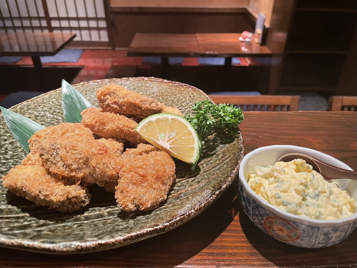 AunTuru's tweet photo. 今日明日とイクラ丼、おでん、��キフライ、本ししゃもフライと季節限定だらけでお待ちしております
因みに席状況はかなりゆったりしております https://t.co/XkGWC72wXq