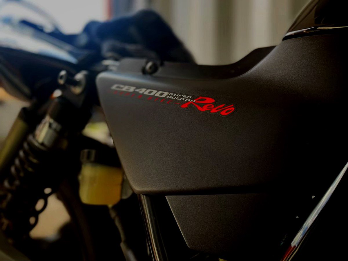 ays_l05's tweet photo. 名前 : ぁゃ
年齢：20代
身長 : 169
住み : 埼玉⇔東京
愛車 : CB400SB（NC42）

バイクは昨年の2月に納車🔰

車とバイクが好き。

※免許マニアです。
あとは大特二種・牽引二種のみ。

よろしくお願いします👏

 #バイク乗りとして軽く自己紹介
#バイク乗りと繋がりたい 
#バイク女子 https://t.co/hSCSmJpgtf