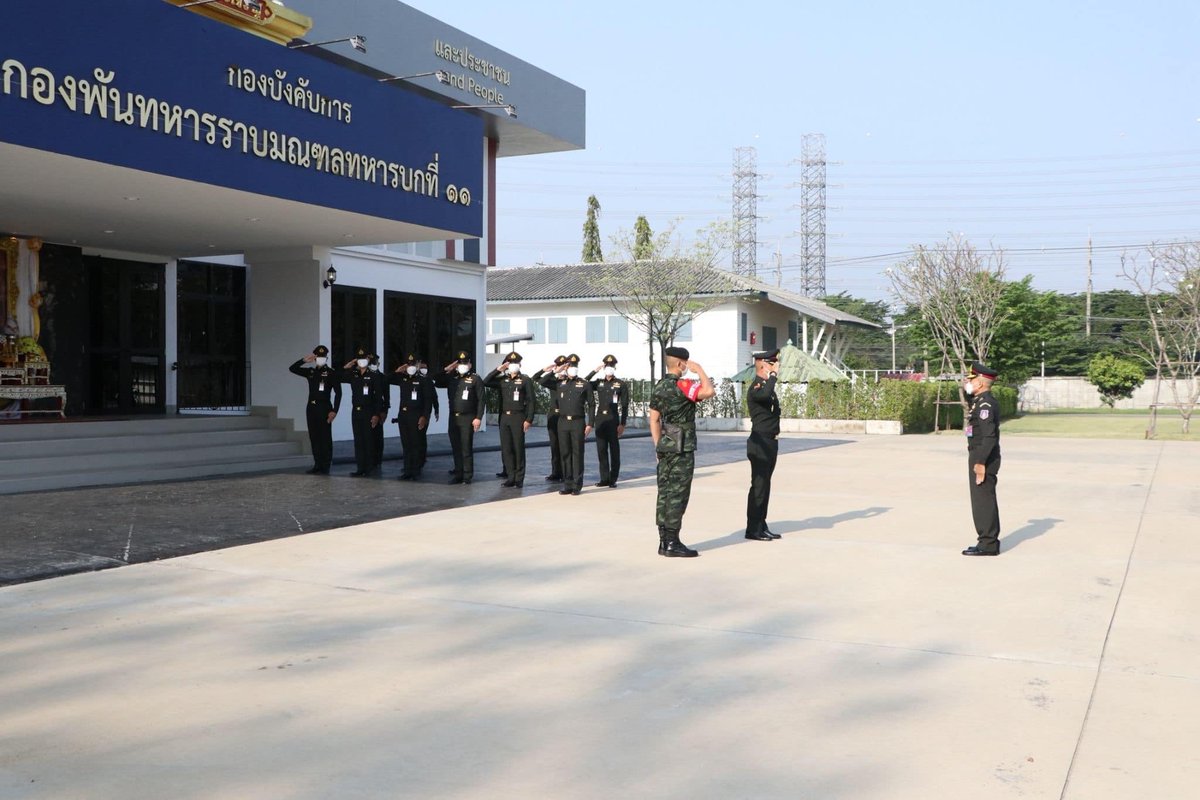 Ib11stmc's tweet photo. พล.ต.ปัญญา ตั้งความเพียร ผบ.มทบ.11 และคณะ เดินทางมาตรวจเยี่ยมหน่วย พัน.ร.มทบ.11 เพื่อรับทราบภารกิจการปฏิบัติงานที่สำคัญ, ปัญหาข��อขัดข้อง, และเยี่ยมชมนิทรรศการสิ่งอุปกรณ์และอาวุธยุทโธปกรณ์ที่ใช้ประกอบภารกิจต่าง ๆ ของหน่วย 
#มทบ11 พร้อมทุกภารกิจ
#เพราะเราคือ ครอบครัวเดียวกัน https://t.co/Arevxo67yD