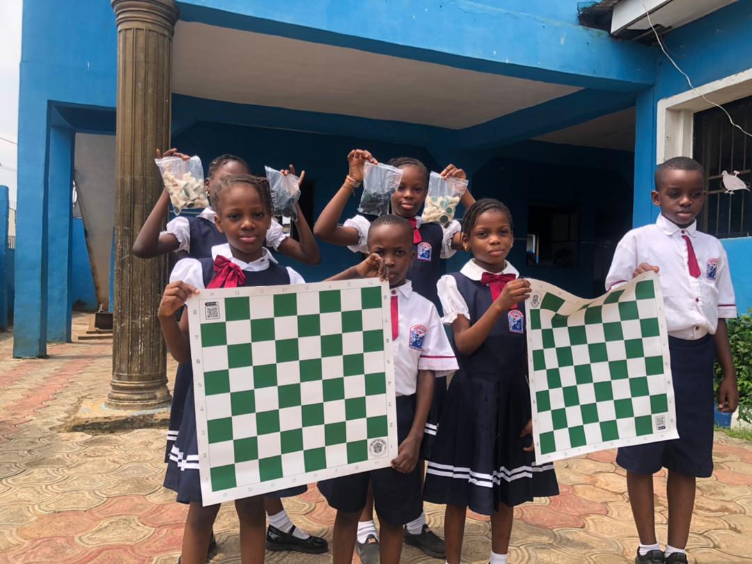 Botland_schools's tweet photo. Thank you @thegiftofchess  @chessinslums , Botland school received chess sets.
#chesschamps 
#chess 
#chess_awareness
#thegiftofchess https://t.co/WfoLJ8GYUd