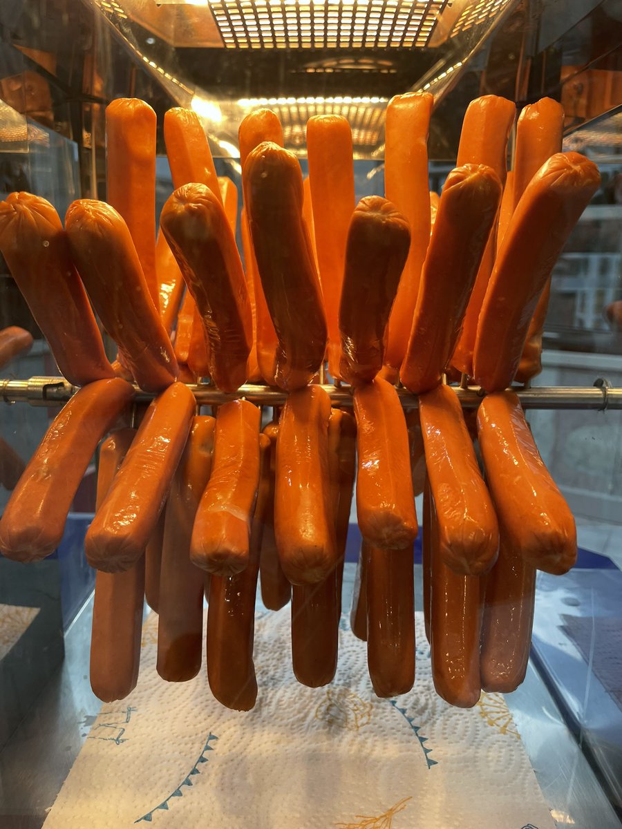 It was the best of times, it was the wurst of times…#FrankfurterBuchmesse #FrankfurtBookFair #FrankfurtBookFair2022 #germany #germanfood