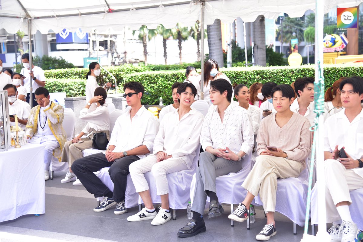 theseriesy_th's tweet photo. “ดี ฮัพ เฮ้าส์” จับมือ "อัพ-ภูมิพัฒน์” และ “จัสท์อัพ” สานต่อความแรง บวงสรวง เปิดตัวซีรีส์เรื่องแรก “ค่อยๆรัก STEP BY STEP”

📲 https://t.co/Mf1uiWT6Uz

 #uppoompat #BenBunyapol #bbenlk #ManTrisanu #DeeHubHouse #JustUp
#ค่อยๆรัก #StepByStep #บวงสรวงค่อยๆรัก https://t.co/rD4Ezt1Q0y