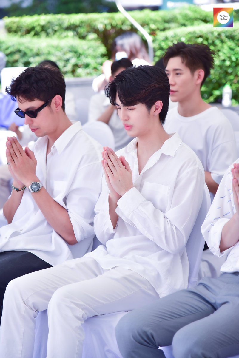 theseriesy_th's tweet photo. “ดี ฮัพ เฮ้าส์” จับมือ "อัพ-ภูมิพัฒน์” และ “จัสท์อัพ” สานต่อความแรง บวงสรวง เปิดตัวซีรีส์เรื่องแรก “ค่อยๆรัก STEP BY STEP”

📲 https://t.co/Mf1uiWT6Uz

 #uppoompat #BenBunyapol #bbenlk #ManTrisanu #DeeHubHouse #JustUp
#ค่อยๆรัก #StepByStep #บวงสรวงค่อยๆรัก https://t.co/rD4Ezt1Q0y