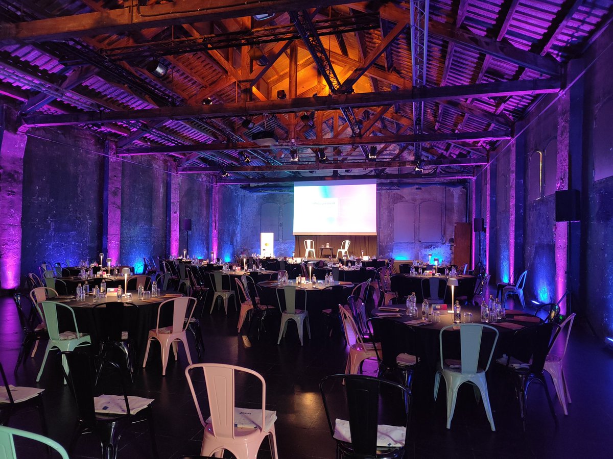 AlbertLorente's tweet photo. A punto de empezar el evento #eproctechsummit by @BavelVoxel en @PaloAltoBcn!
#DigitalMarketing #BCN #event #formación https://t.co/W8iDaq9jc1
