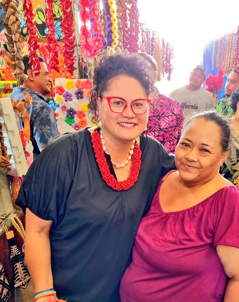 MeleMauala's tweet photo. What a delight to take HE Louisa Wall Aotearoa New Zealand Ambassador for Gender Equality, Sports, and Social Inclusion (Pacific)/Tuia Tฤngata to the #Fugalei market to learn more about #Markets4Change Samoa implementation plans. #MFATNZ #DFAT #MWCSD #MFATSamoa @unwomenpacific https://t.co/MXNK2jPWR0