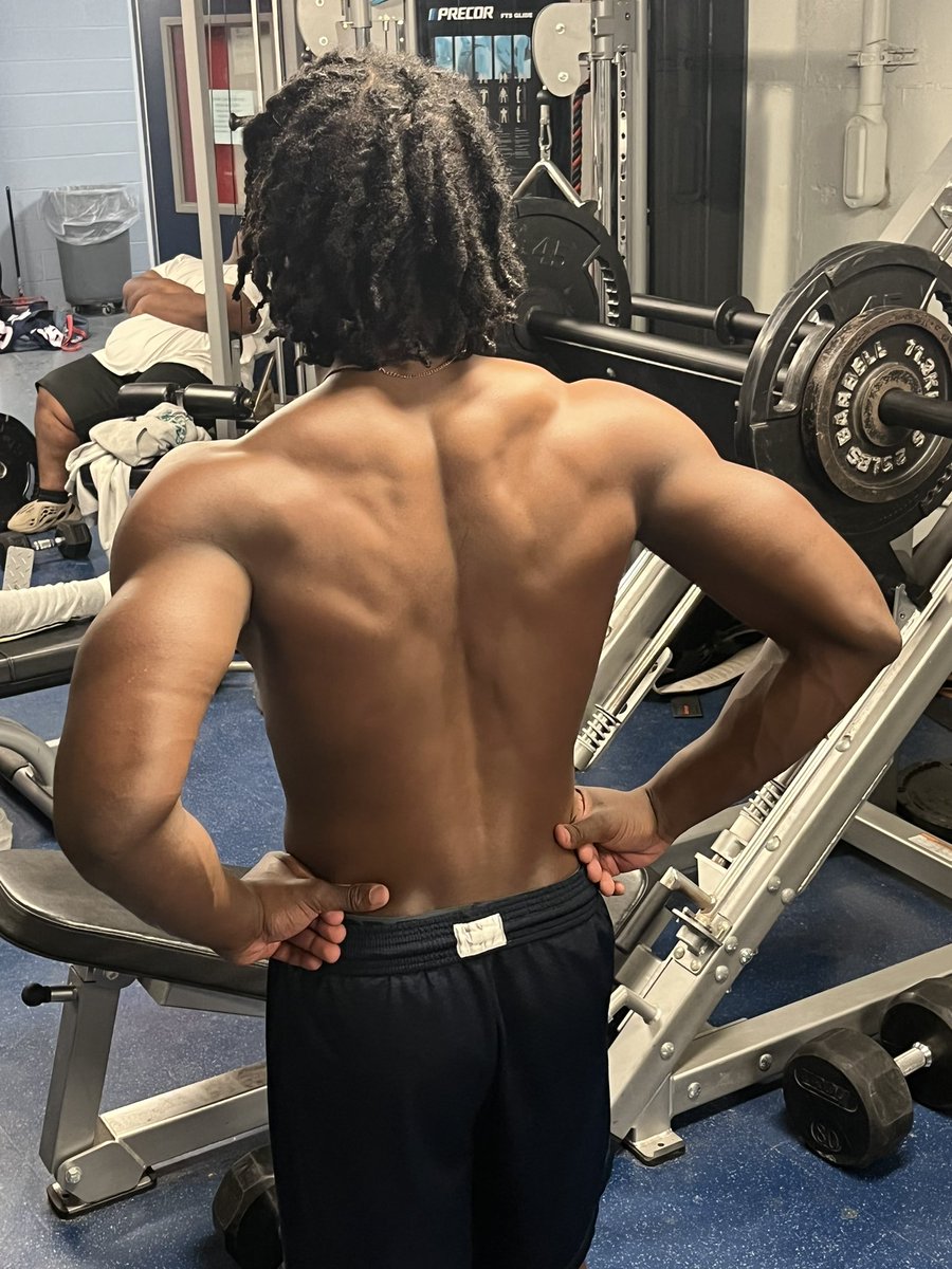 Cedric_stevens5's tweet photo. @Trejuer24 💪🏽💪🏽💪🏽 23 RB/athlete coaches pound for pound best in NY State @CoachTolbert315 @prospectnys @NYMadeFootball https://t.co/DctjAsuovI