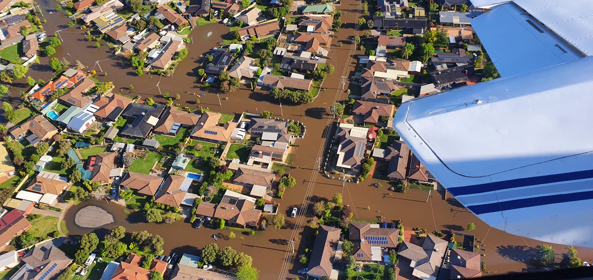 VICSESEssendon's tweet photo. Our members have been busy supporting flood-affected communities across the state, including in Maribyrnong, Ascot Vale, Shepparton and Rochester. Help us by staying out of flood waters. #vicfloods #15tofloat https://t.co/DxK5ZddlNI