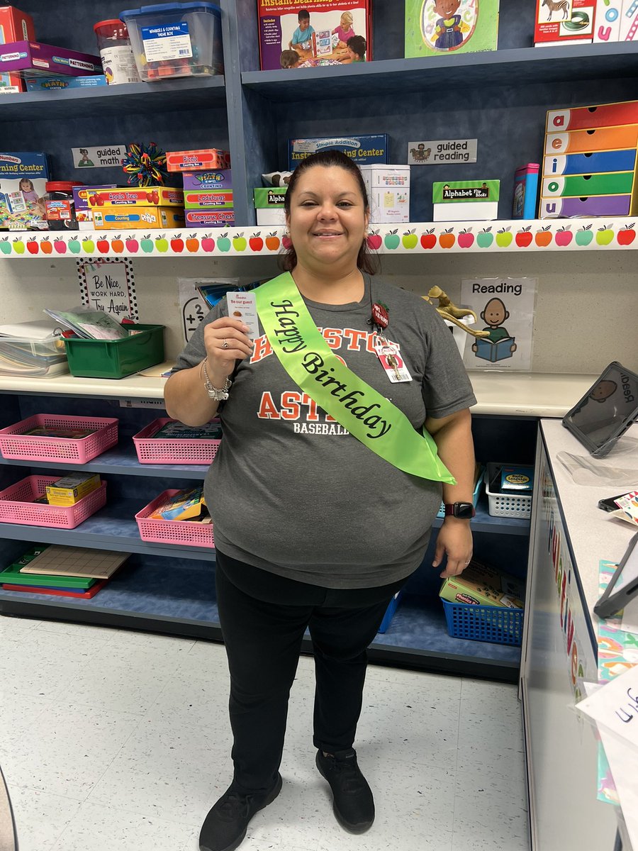 JacquieKortz's tweet photo. Happy Birthday for Ms Medrano and Ms Vidaurri!🎂🎉🥳👏🎂@GarciaLeza_AISD #CaresTeam @Counseling_AISD @anitaperezABC https://t.co/7i5KLaFdx7