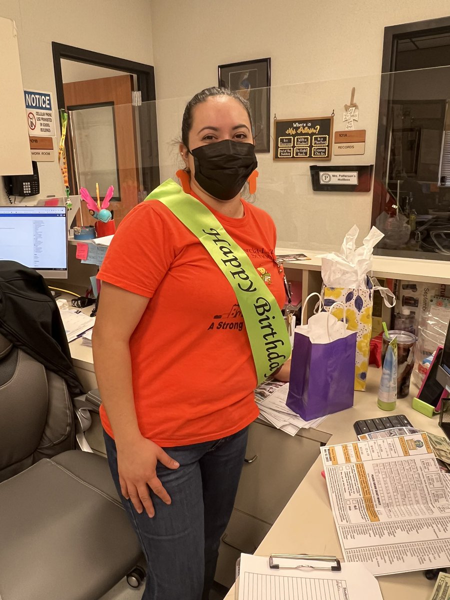 JacquieKortz's tweet photo. Happy Birthday for Ms Medrano and Ms Vidaurri!🎂🎉🥳👏🎂@GarciaLeza_AISD #CaresTeam @Counseling_AISD @anitaperezABC https://t.co/7i5KLaFdx7