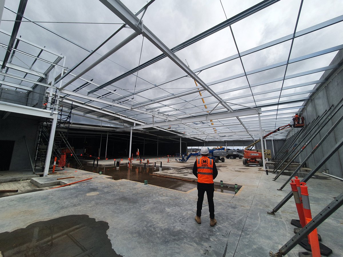 MabenGroup's tweet photo. The roof installation at our Craigieburn project is well underway.  This project has maintained a steady pace since construction began in May with our team producing terrific results to date.  Well done to our team and all everyone involved! https://t.co/ScVo9kroHt #themabenedge https://t.co/SVpmpk1QbJ