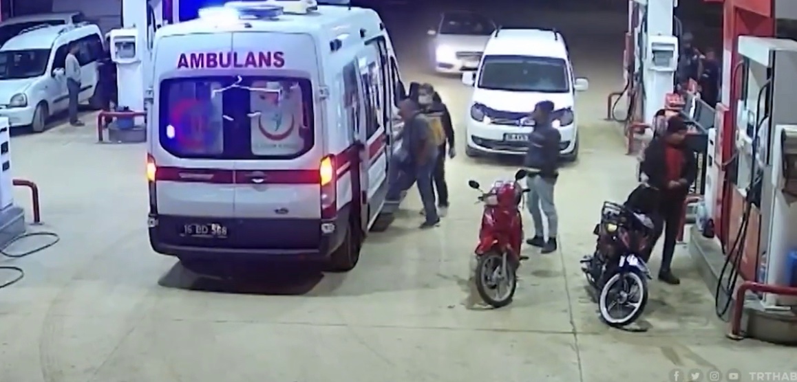 Mustafakemalpaşa’da Heimlich manevrası ile hayat kurtardı.