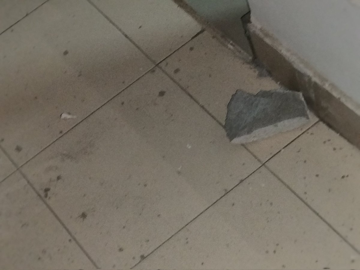 AjitSrivastava0's tweet photo. @myogiadityanath @Greens2society @PSGreens2 @rituias2003 @OfficialGNIDA @DCPGreaterNoida @dr_maheshsharma No support from builder(Panchsheel Greens 2) and maintenance after multiples, these incidents happed. https://t.co/VgIFdmOCYJ