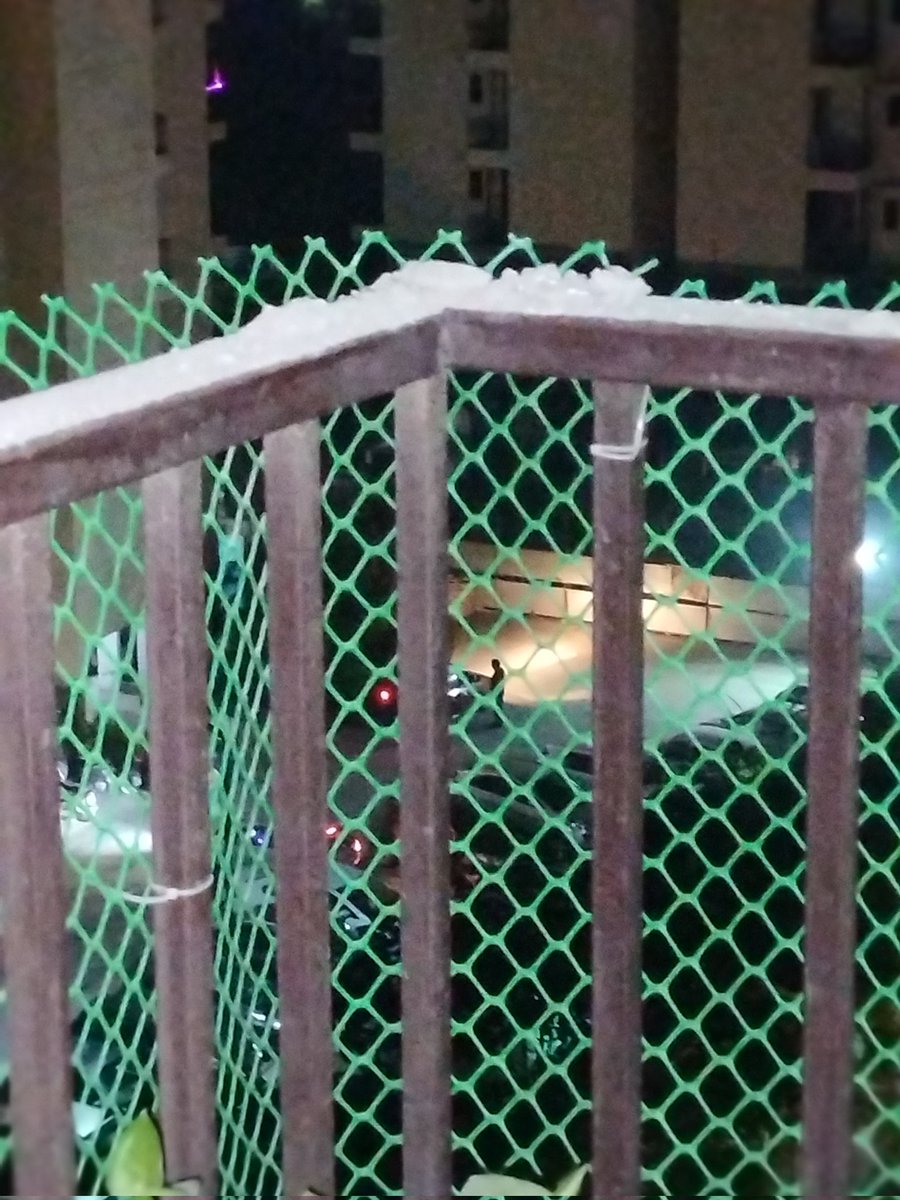 AjitSrivastava0's tweet photo. @myogiadityanath @Greens2society @PSGreens2 @rituias2003 @OfficialGNIDA @DCPGreaterNoida @dr_maheshsharma No support from builder(Panchsheel Greens 2) and maintenance after multiples, these incidents happed. https://t.co/VgIFdmOCYJ