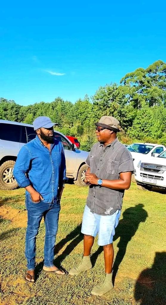 PietVho's tweet photo. @Terrimudau @Phalaphala Uva timbadola sawmill
#vuwa vuwa vuwa
#gariki za mirithitho
#gariki zo dalaho pfushi
#629
#vhandilani
#ndono vha fhano https://t.co/lDkTiMhQvm