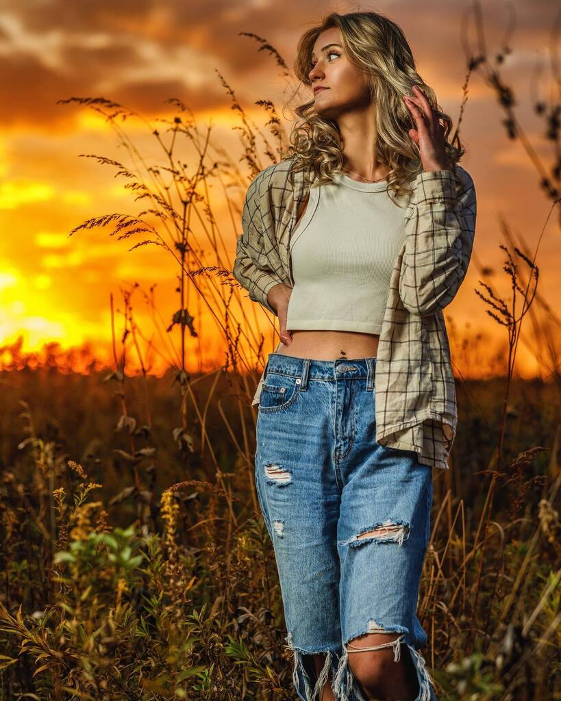 dyer_creative's tweet photo. Imagin, Class of ‘23

#senioryearmagazine #seniormuse #seniorinspire #seniorsznmagazine #inspiringteensmagazine #seniorluxe #seniorstyleguide #monochromeseniors https://t.co/xZ9WrcdC8C https://t.co/j4wg2KnwEW
