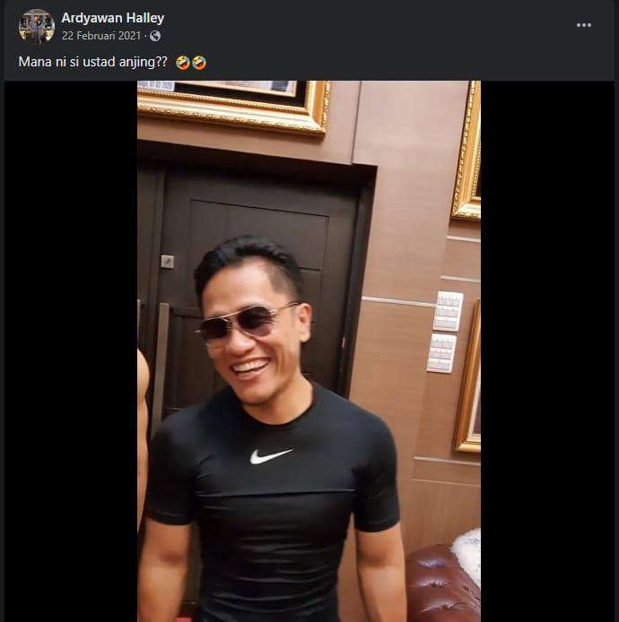 YuSumirah's tweet photo. Ngehina seseorang di media sosial bukannya udah bisa kena pelanggaran UU ITE ya? Tapi kok kasus #ArdyawanHinaGusmiftah nih diem-diem aja ya?? 
Yuk bang Dedi @corbuzier aja yg turun tangan buat wawancara tuh si Ardyawan. https://t.co/8T9fENoH0Y