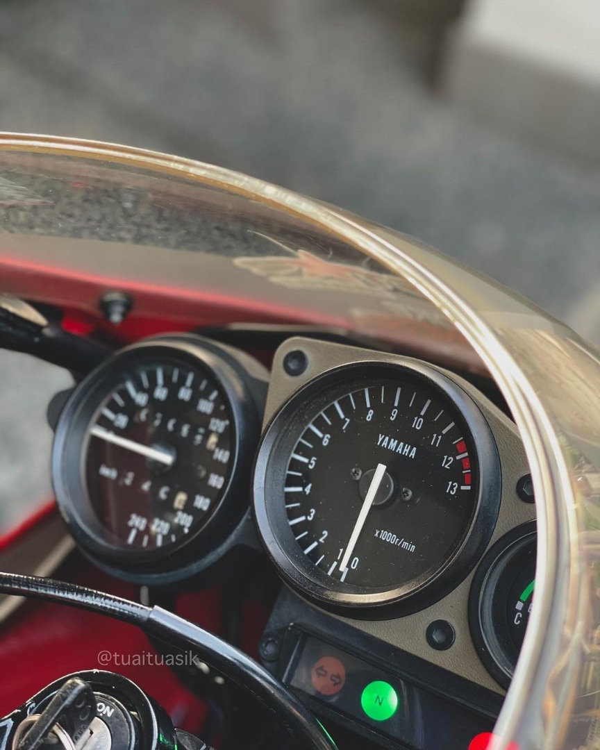 BikersRanger's tweet photo. Makin tua makin mengancam ! Yamaha TZM150 jentera YPVS terakhir di dunia ! 🤙🏻‼️
credit tuaituasik
#thebikersranger #bikersranger #TBRraretrok #SangapThrottle #2strokeindonesia #2strokelunatic #2strokefaster #2strokelovers #novadash #yamahatiara #nsrsp #ninjarr #2tracing https://t.co/0mokf8jc0h