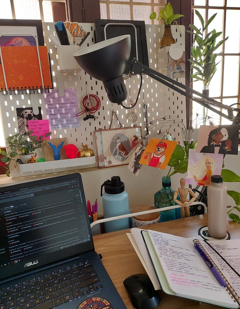 BhatAmoolya's tweet photo. Switched out the coffee for a morning protein shake, working out early morning, made lists and notes for the day, checking emails at 930, who is she?
It me. GM โ๏ธ
#fitgirlwinter #yesitsathing https://t.co/ZtcS4JLzMM