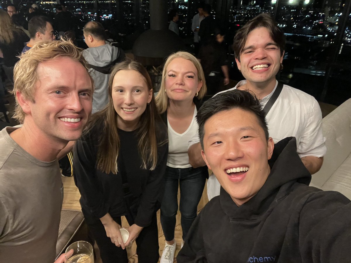 thatguyintech's tweet photo. Amazing web3 happy hour tonight 🔥

bullish on @AlchemyPlatform 🤝 @VectorDAO https://t.co/FjBNbcoajY