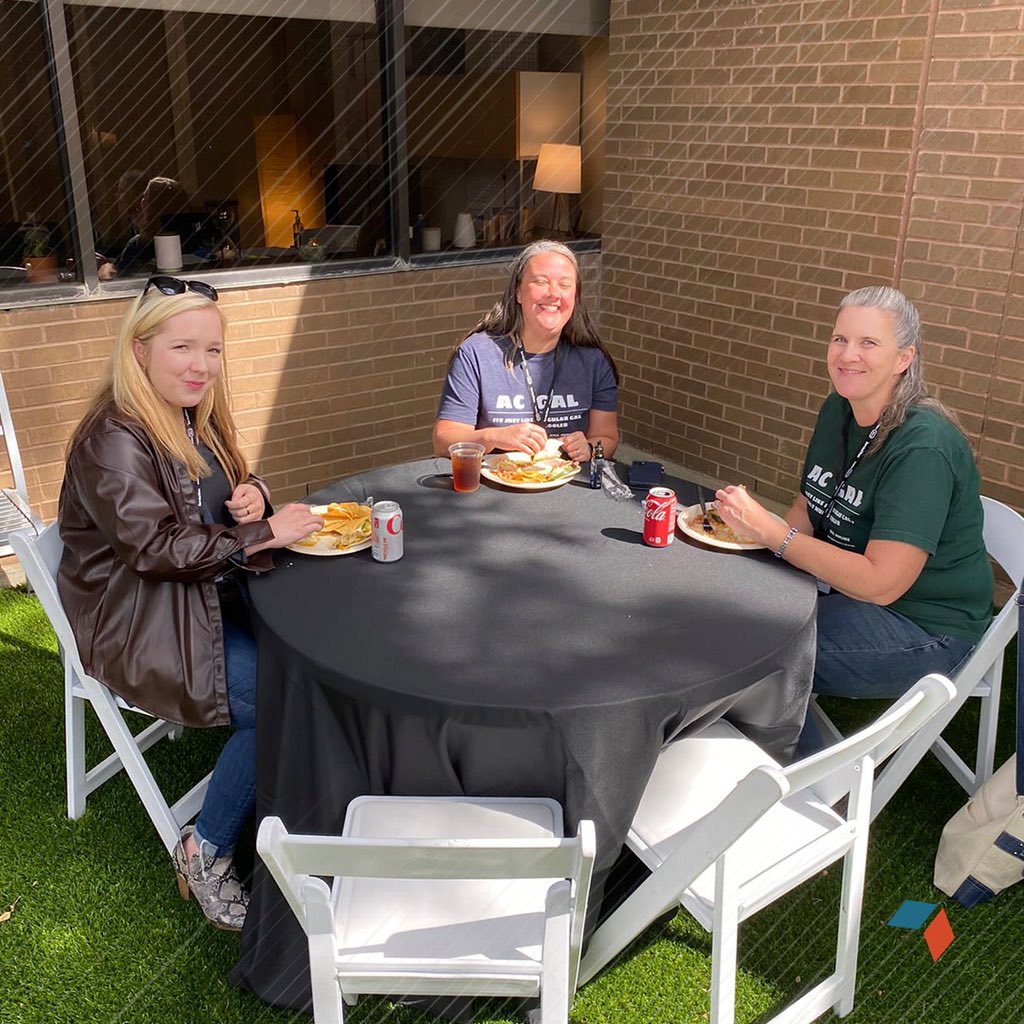 HEXA_TX's tweet photo. Taco Tuesday has become a tradition among us, and we enjoy doing it every week.
At #hexacoworking we love what we do!
Not only do we enjoy working with our coworkers, but we also take the time to educate others about some popular food traditions.
#coworking_space #tacotuesday https://t.co/9gZemBY57V