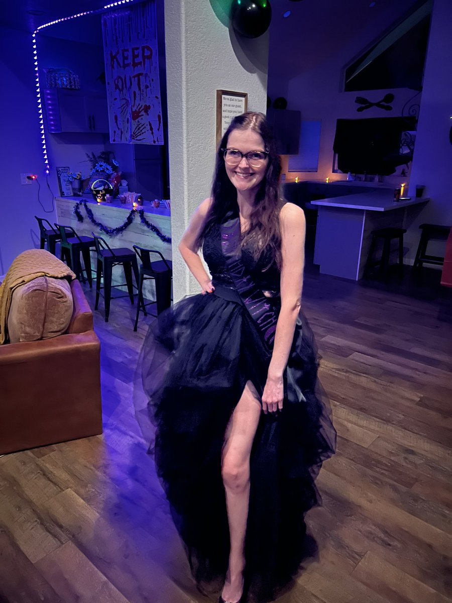 smiley11kylie's tweet photo. 𝓑𝓲𝓻𝓽𝓱𝓭𝓪𝔂 𝓦𝓲𝓽𝓬𝓱🖤💜
#thisis30 #thirtyclub #birthdaywitch #oldageclub https://t.co/evCgsrAz0h