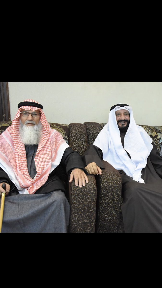 awadh_alzar3's tweet photo. @MESHALALMHENI @abdalh1970 الله يرحمك يابو محسن ويجعل قبرك روضة من رياض الجنة وأبشرك بإن ولدك عبدالله أبو سعد ماشي على دربك ولازال فاتح ديوانك  اليومي لرواده  ومحبينك .
من خلف ذرية صالحة مامات . https://t.co/6pP1sdlS5x
