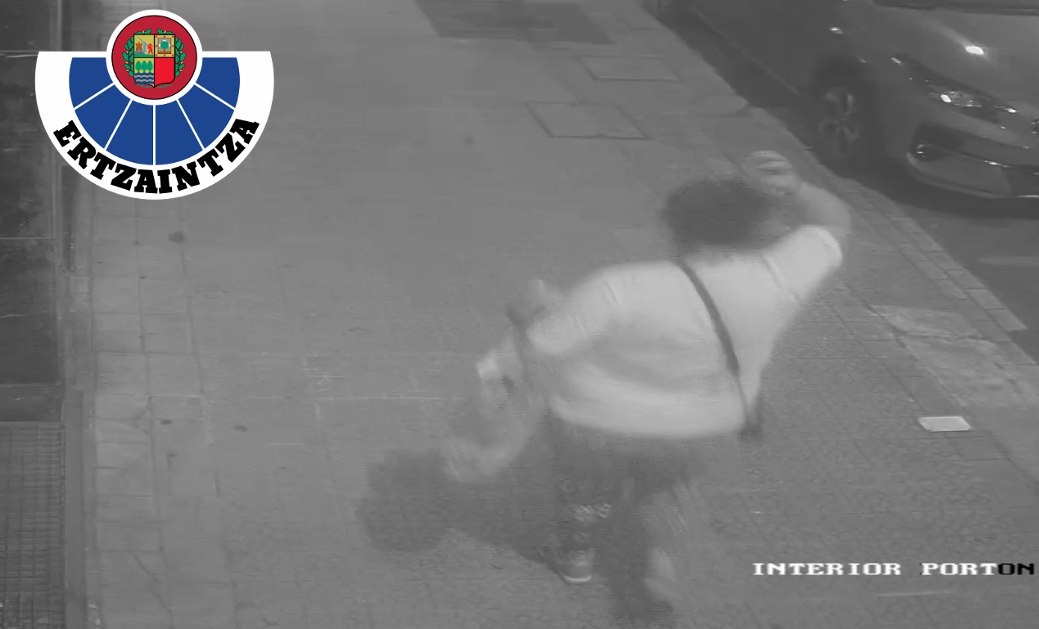RadioNervion's tweet photo. URGENTE🚔🚨 La Ertzaintza solicita la colaboración ciudadana para la búsqueda de un bebé secuestrado en el Hospital de Basurto

👉 La presunta autora de los hechos es una mujer de mediana edad, 1,60m de altura aproximada, complexión obesa y pelo rizado largo, recogido en un moño. https://t.co/z5djfxG5BJ