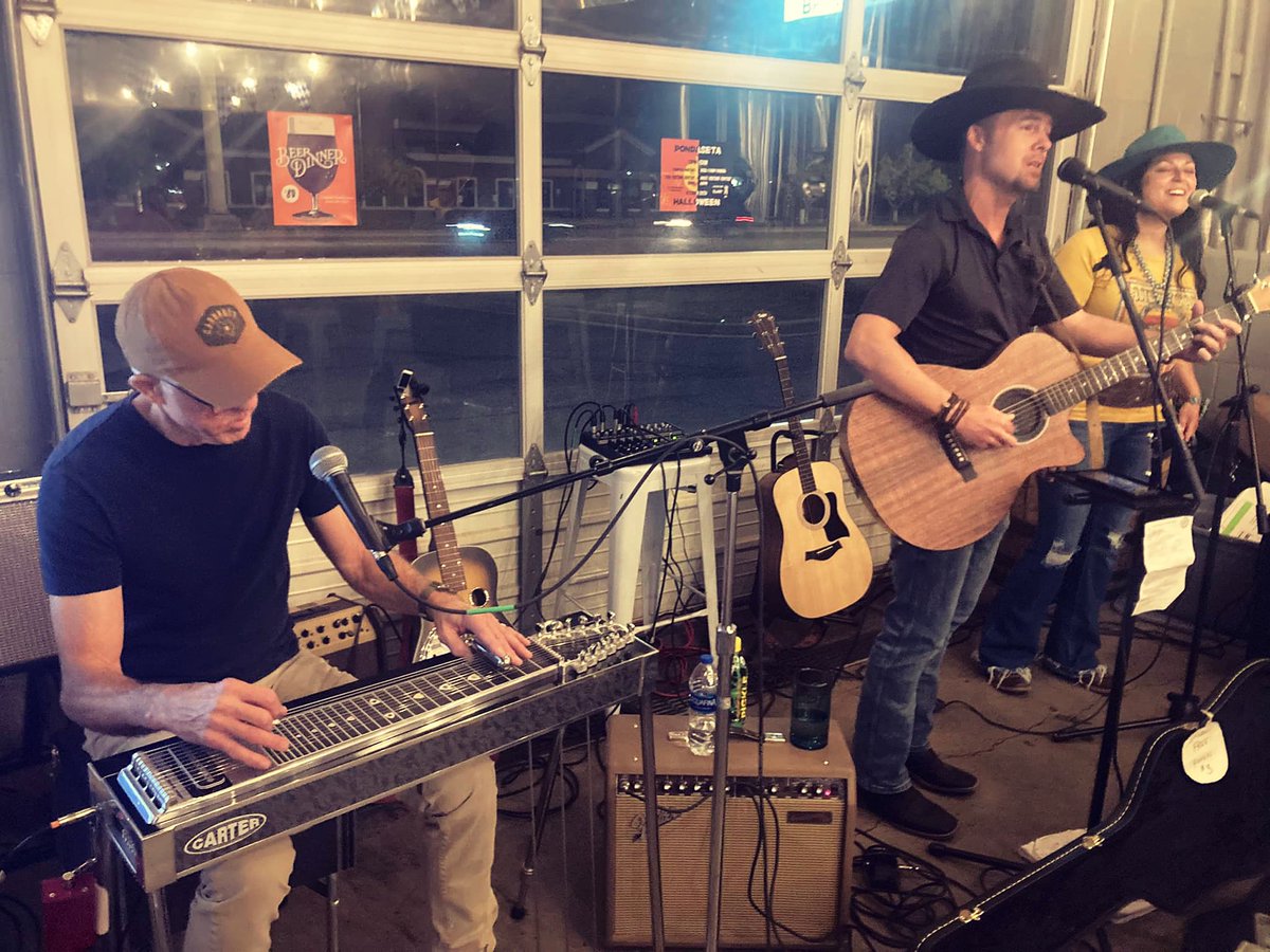 Amazing night with the trio at <a href="/Pondaseta/">Pondaseta Brewing Co.</a> with Rick Faucett and Katie Beth Mihm.  Thanks to all who came and sang along.  See you again #AmarilloTX