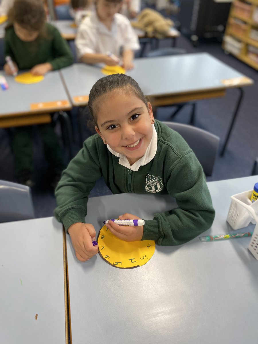 MissJLe1's tweet photo. KL making their own clocks to the tell the time. @Sherwood_Grange #sgpskindy2022 https://t.co/Ajxm05nRGe