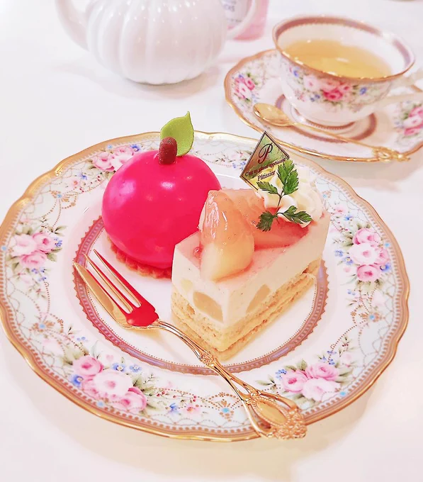 今日の林檎のケーキと洋梨のケーキ 