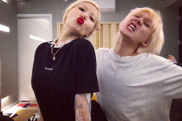akaashiblog's tweet photo. ¿Canciones de cuna para dormir? Noo! ¿Un podcast para distraerme? Menos! Eso que yo necesito tanto es nada más es 𓍊𓋼⊹⸝ꕤᩚ #住むー𝕃u𝑐iēl·𝕋a𝑑āshi·ℕō𝑎h porque ver a estos tres compartiendo 1 sola neurona definitivamente es lo mejor >< amé el 🫶 #𝟶͟𝟹͟𝟶͟𝟾ːハラ𝑙i𝚟e. https://t.co/6UPFBqOW34