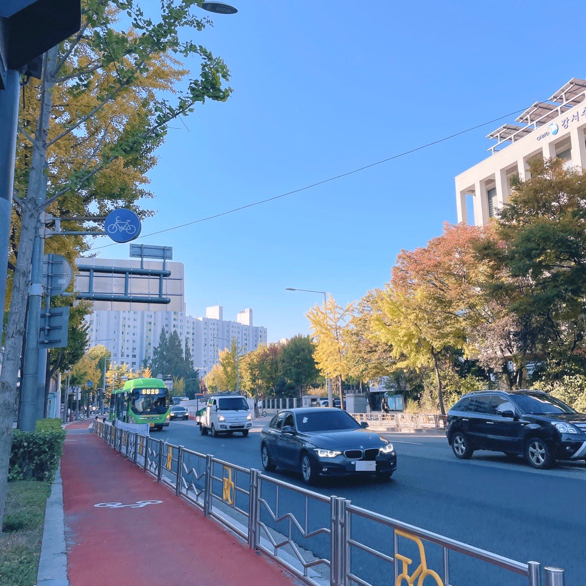 CreatripT's tweet photo. วันนี้ที่เกาหลีใบไม้เริ่มเปลี่ยนสีแล้วนะคะ 🥹
ใครที่มาเที่ยวช่วงนี้เตรียมถ่ายรูปสวยๆเลอ แต่ถ้าไม่รู้ว่าจะไปดูใบไม้ร่วงที่ไหน ทาง CREATRIP ได้รวบรวมไว้ใน blog นี้แล้ว จดลง Must go lists ได้เลยค่า!! 🇰🇷🍁🍂
https://t.co/1Ux8IYD07Q
#รีวิวเกาหลี #เกาหลีตอนนี้ #creatripth https://t.co/D1bCwDbKbi
