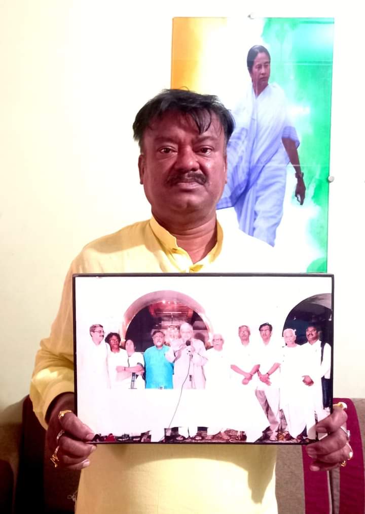 mlabecharam's tweet photo. If CPIM CM Buddhadev Bhattacharya had accepted the proposal in the presence of Governor Gopalkrishna Gandhi at the Raj Bhavan on that day in front of the leaders. then Tata would not have had to leave Bengal,and would not have seen such a day. @mamataBanerjee was right in the way https://t.co/p3R8SosD5j