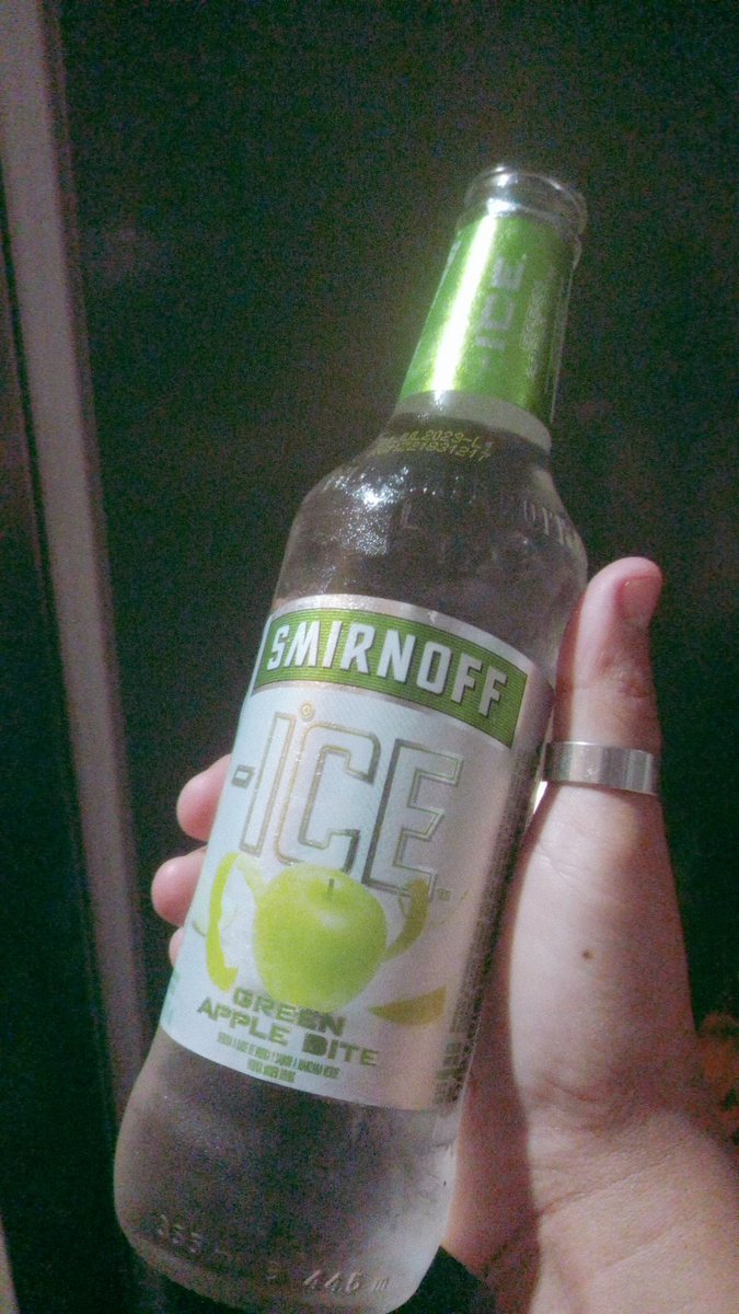 vanessa_kathe's tweet photo. #smirnoff 🥴 https://t.co/x6pWzG9ys8