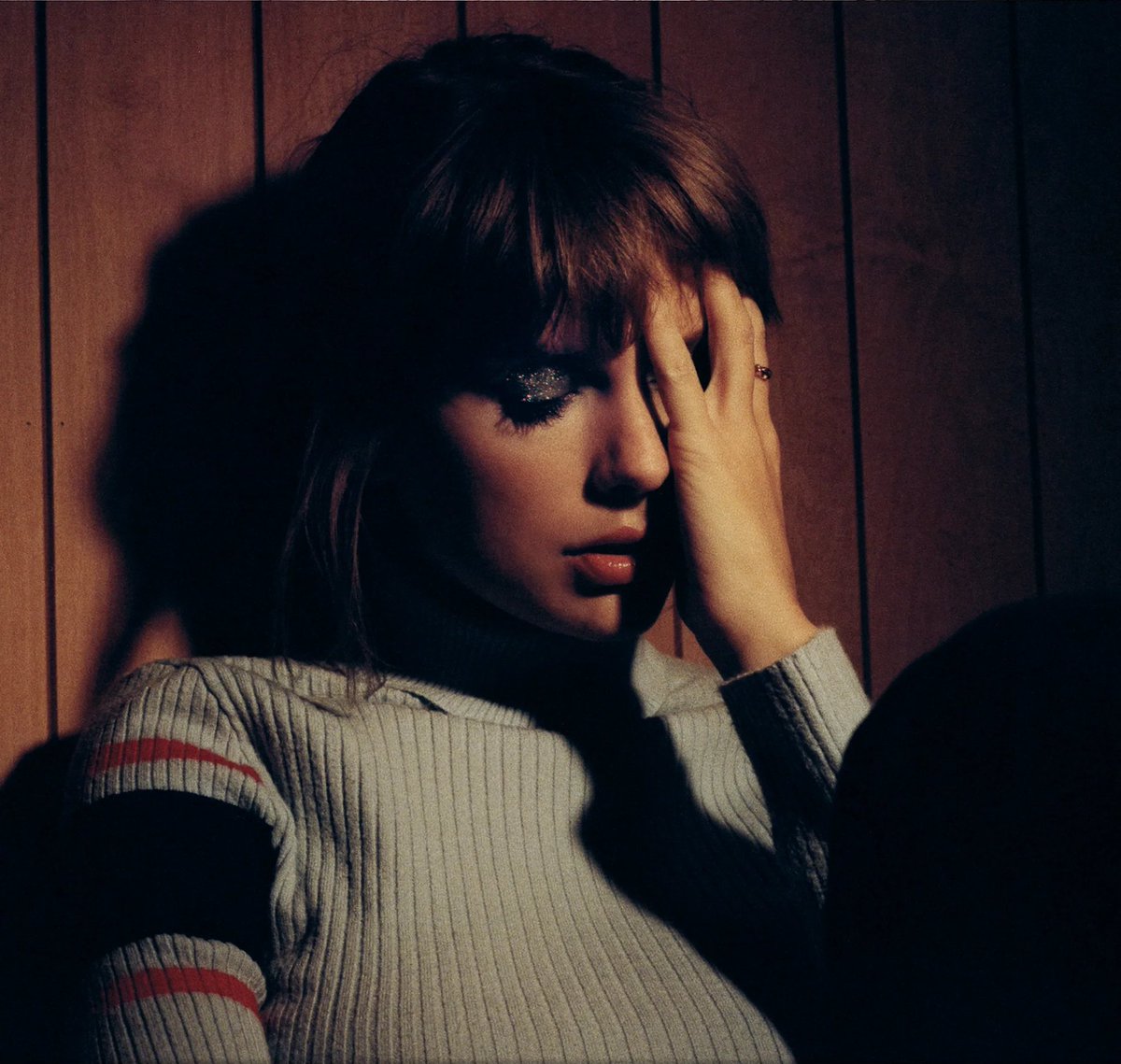 taylorswiftbr's tweet photo. “Breathe in, breathe through, breathe deep, breathe out.” — Novo trecho de letra do #TSmidnighTS. https://t.co/iCycg1R5s5