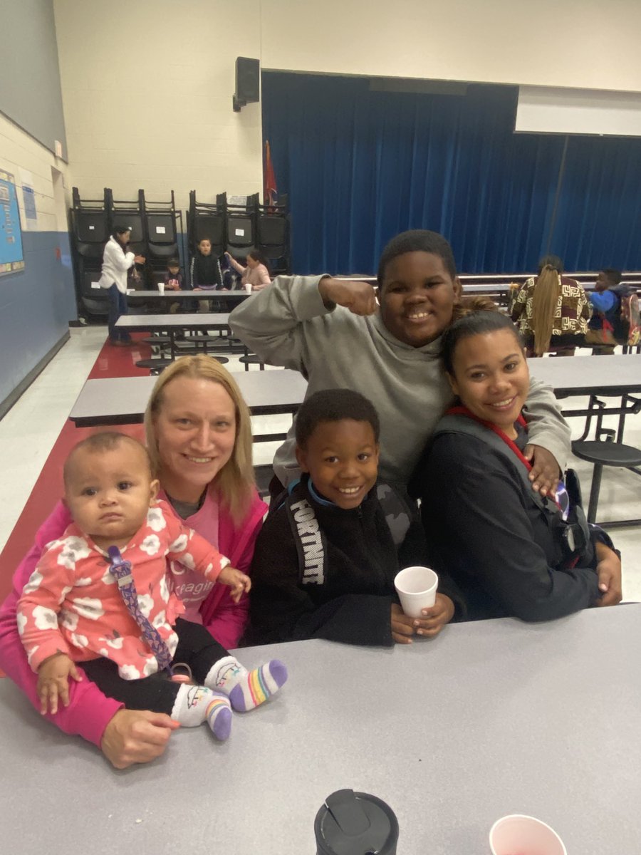 skillset_lyons's tweet photo. 🦅Taylor Stratton Elementary🍎📚                 Muffins For Moms was a amazing this morning,we loved seeing all of the moms and grandmas with the children this morning,what a joy. 
We love our Students and appreciate our Stratton Families.@drjoimitchell @DrNatalynGibbs https://t.co/KPN2oNMGQo