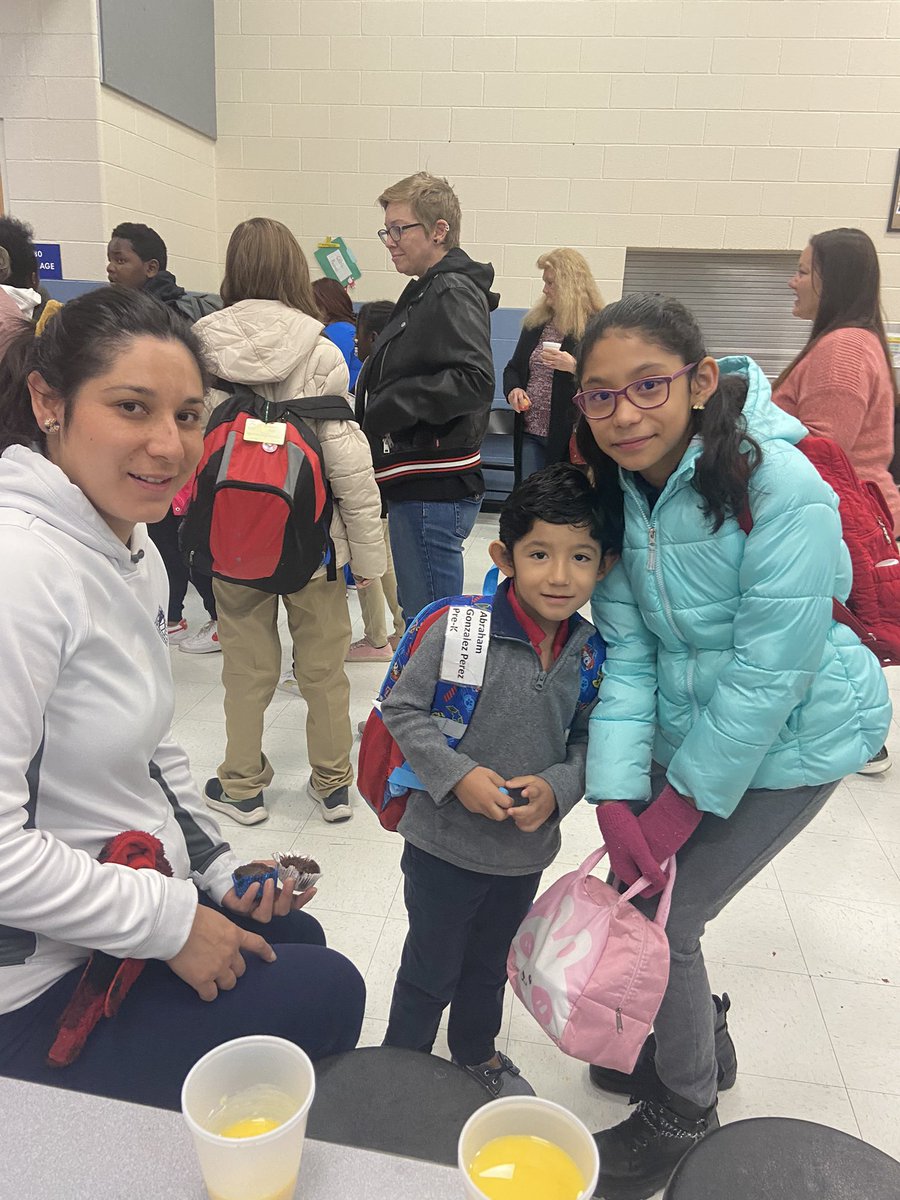 skillset_lyons's tweet photo. 🦅Taylor Stratton Elementary🍎📚                 Muffins For Moms was a amazing this morning,we loved seeing all of the moms and grandmas with the children this morning,what a joy. 
We love our Students and appreciate our Stratton Families.@drjoimitchell @DrNatalynGibbs https://t.co/KPN2oNMGQo