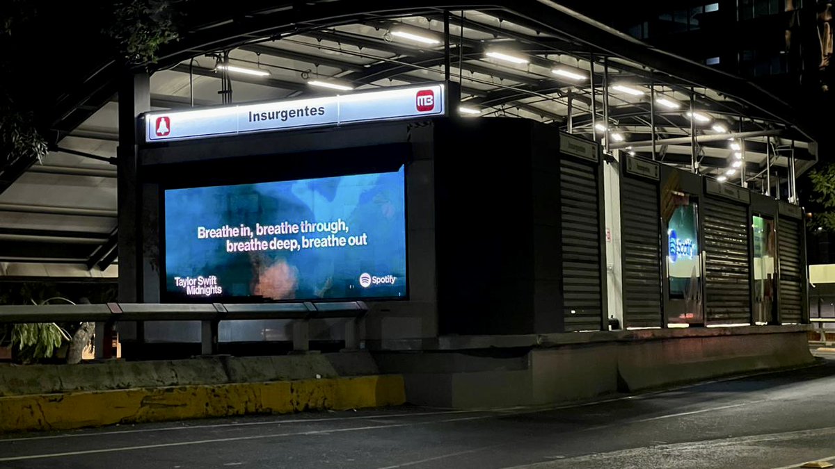 Spotify's tweet photo. We can't breathe without you, Mexico City ❤️ #TSMidnighTS https://t.co/7pJfR0dswm