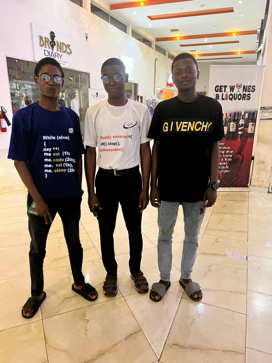 oichubltd's tweet photo. Happy resumption to our students that joined us during the national strike to learn creative coding. You are so special to us. We wish you all the best!!!
#oichub #coding #schoolofcoding #oichubosogbo  @InsideOsogbo https://t.co/qpmw7OdmGt