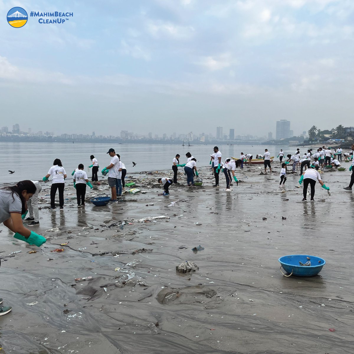 mahimbeach's tweet photo. Week 241: Saturday cleanup with employees of a large FMCG company. Heartening to see everyone’s efforts. Hope all FMCG companies adopt sustainable packaging solutions &amp; take responsibility to reduce the impact of plastic packaging. Plastic from cleanup sent for recycling by NEPRA https://t.co/D1UEV474CP