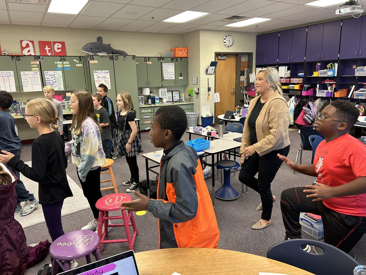 Lacey Lewis tweet media