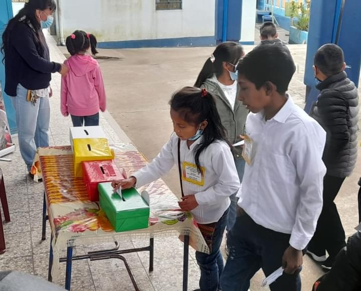 DideducSM's tweet photo. En cumplimiento a la Ley de Alimentación Escolar, personal de –FOCE-, de la #DideducSanMarcos, en coordinación con #Digefoce, #Digemoca y el apoyo del Programa Mundial de Alimentos continúan validación de menús en EORM aldea Santa Lucia Ixcamal, San Marcos. https://t.co/0OcL9h53gw